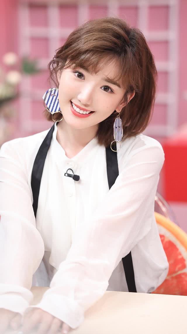 头型小的圆脸女生合适的发型,圆脸女生合适的发型有以下几种