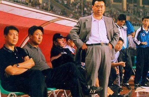 王健林的传奇经历,王健林时期的万达足球有多强