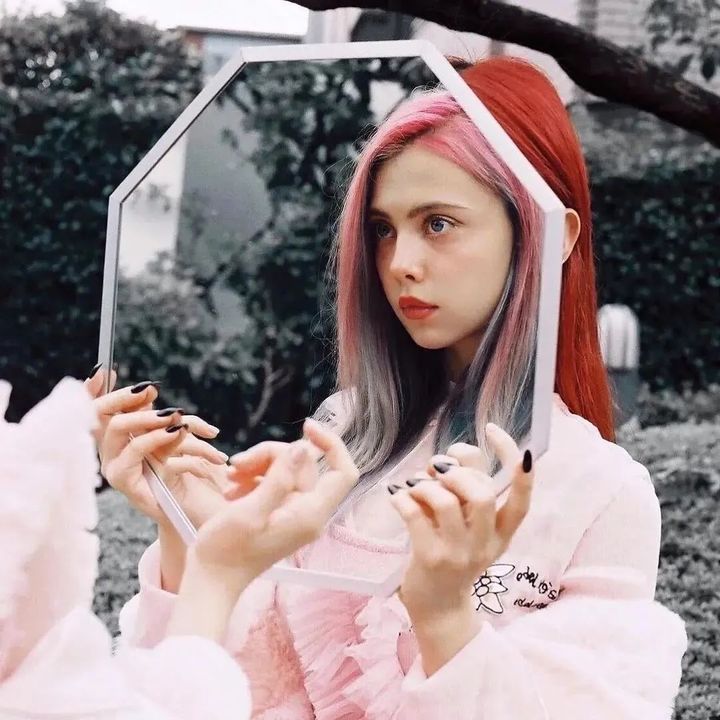 俄罗斯ellensheidlin的创意世界如鬼马精灵本马