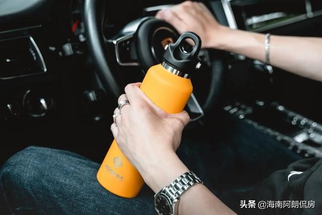 硬核又安全，老司机们喜欢的杯子，网友：开车时终于能够放心喝水