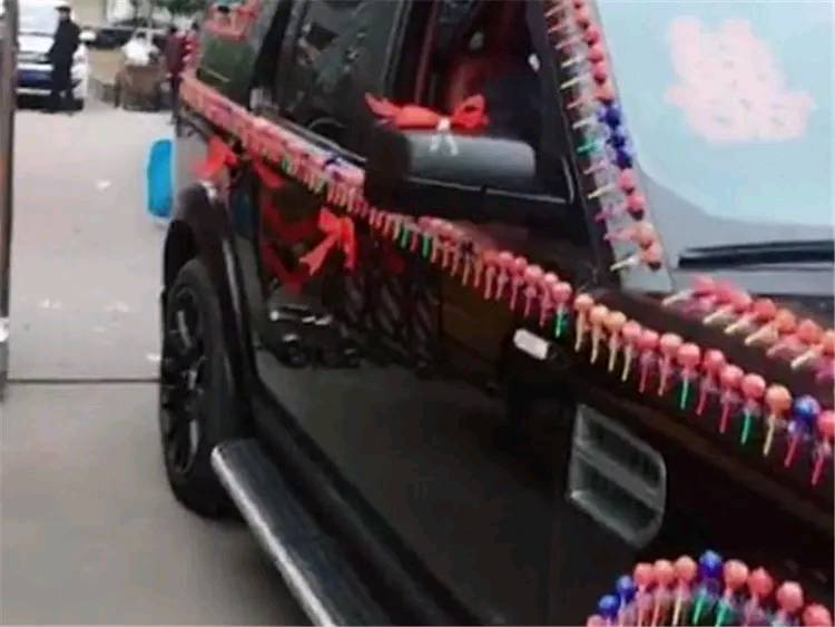 偶遇揽胜婚车,偶遇棒棒糖婚车