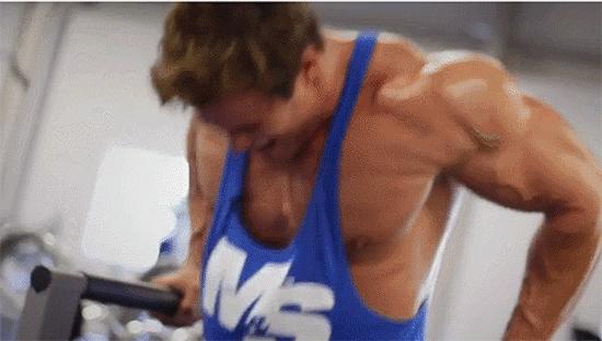 健身房胸肌下沿胸外沿怎么练,哑铃练胸肌下沿和外沿