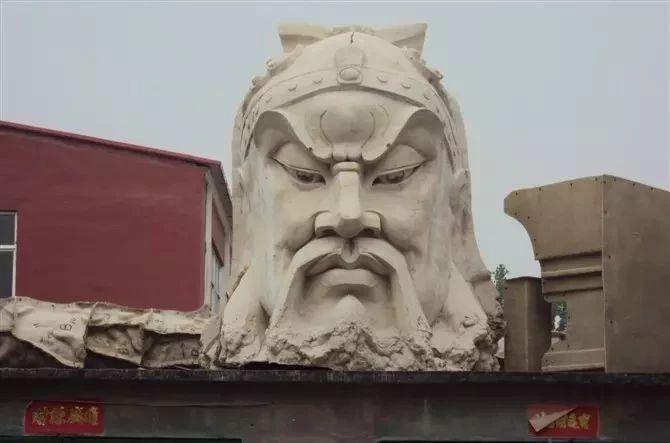 云南石雕关公人物雕像,关公雕像佛纹寓意