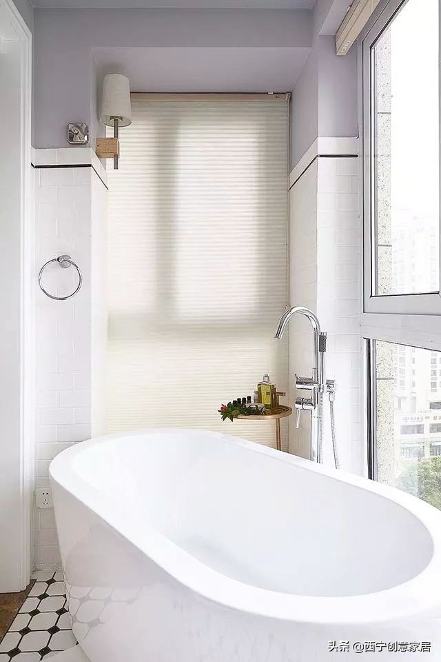 带飘窗的长方形卫生间浴缸,卧室飘窗上面能够装浴缸吗