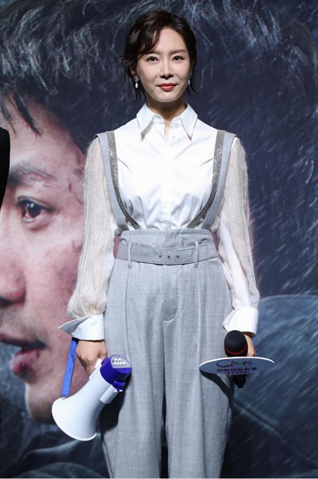 陈数保养,40岁陈数穿什么裤子