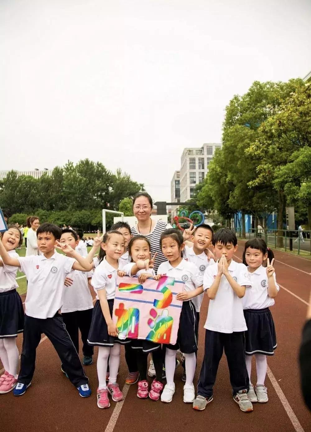 上海小学校服,上海惠灵顿校服