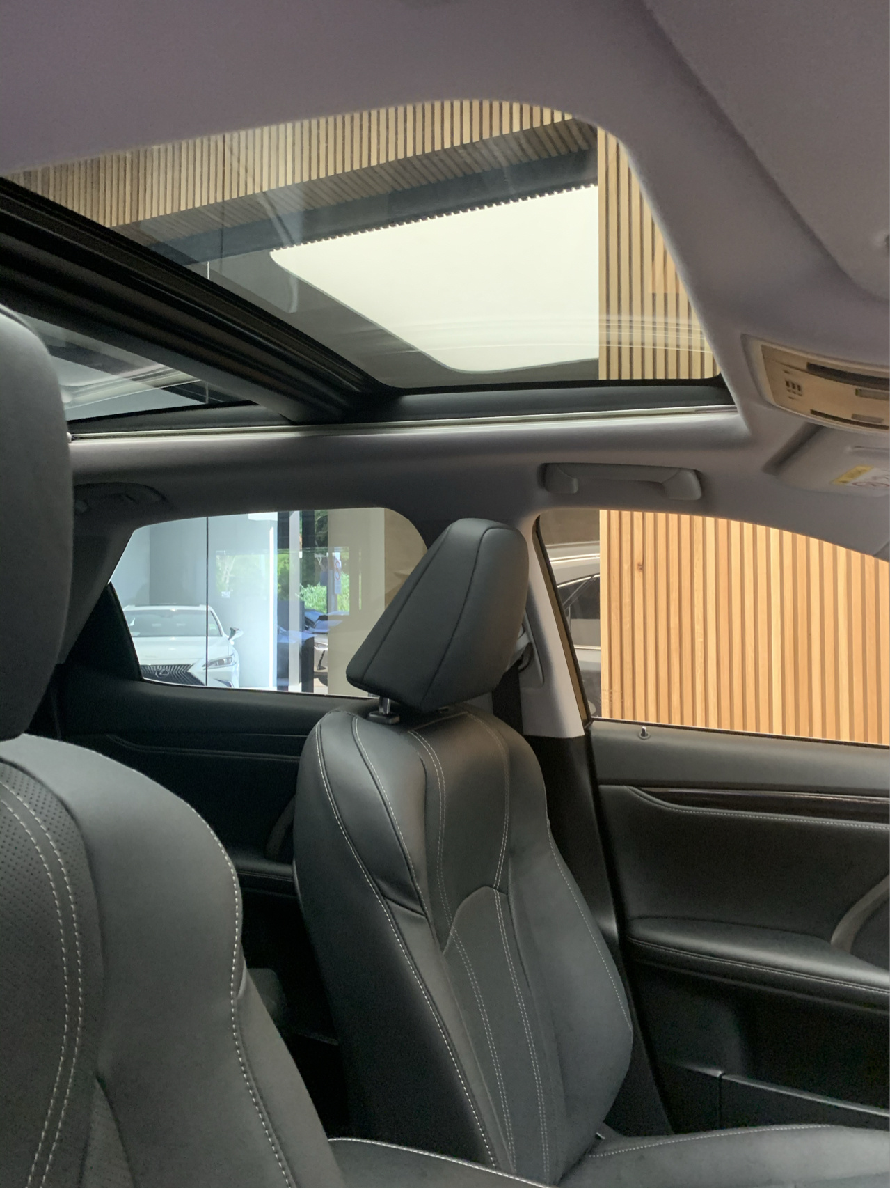 雷克萨斯在哪个国家销量好 (雷克萨斯商务车澳大利亚价格)