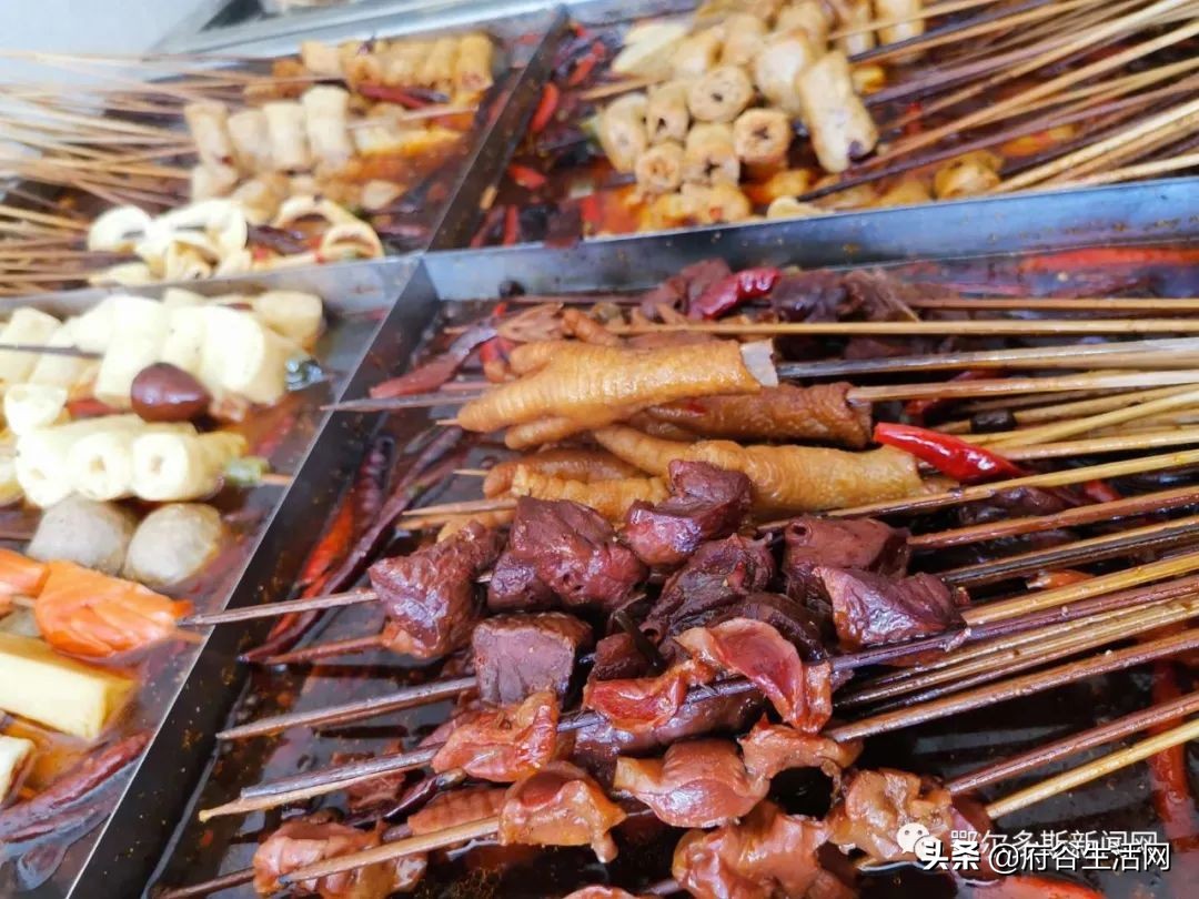 80后小伙赚6万卖烤串,陕西小伙卖辣条致富