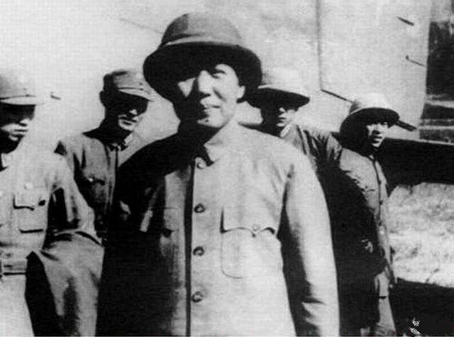 重庆谈判，蒋介石提出了什么条件？曾打算任命毛*东泽**为*疆新**省主席