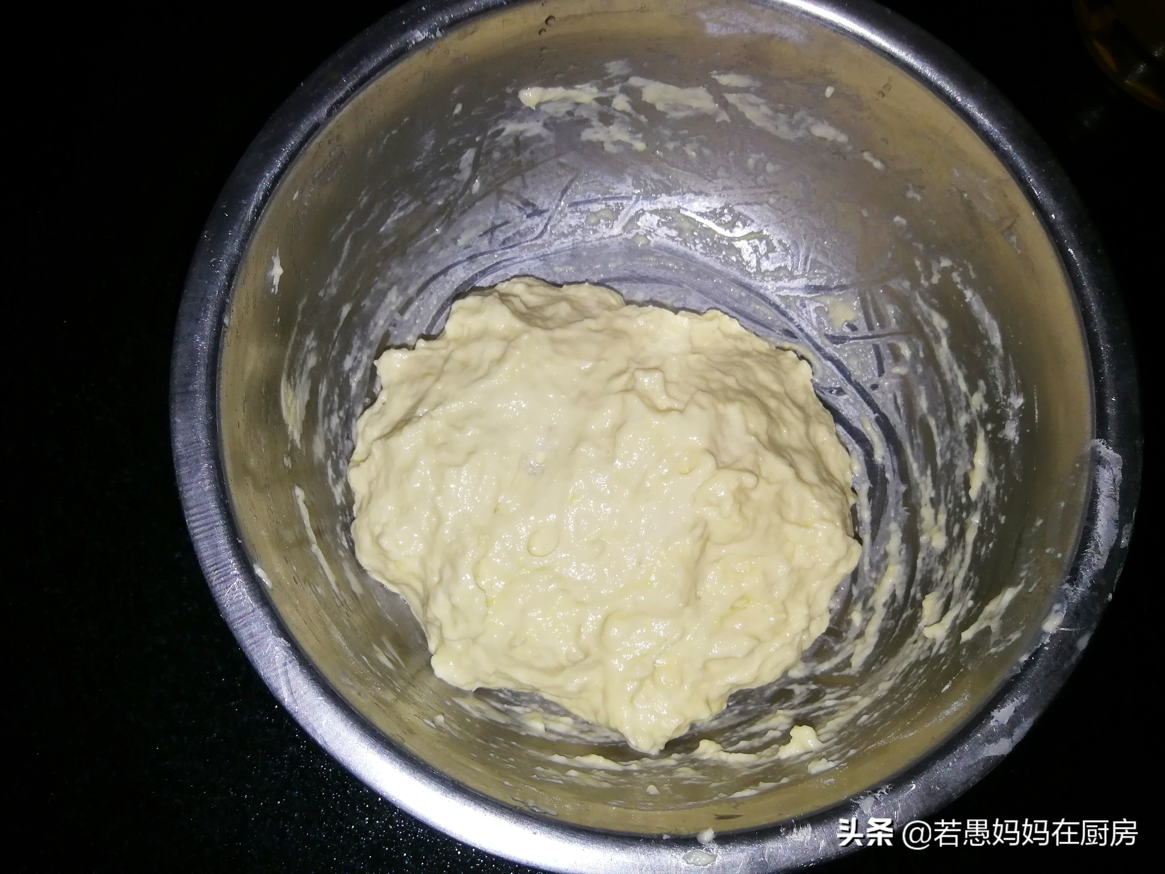 油条的家常做法酥脆空心不用等,酥脆油条做法和配方的全过程