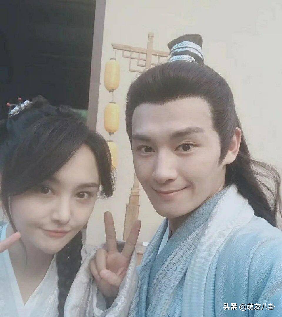 热搜郑爽哭了：成间接宣传！三部影视剧全是姐弟CP