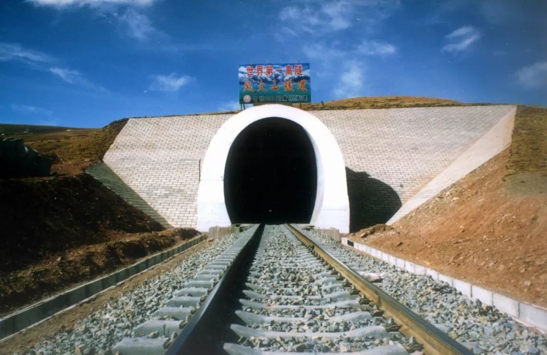 川藏铁路建设意味着什么,川藏铁路为什么难修的简析