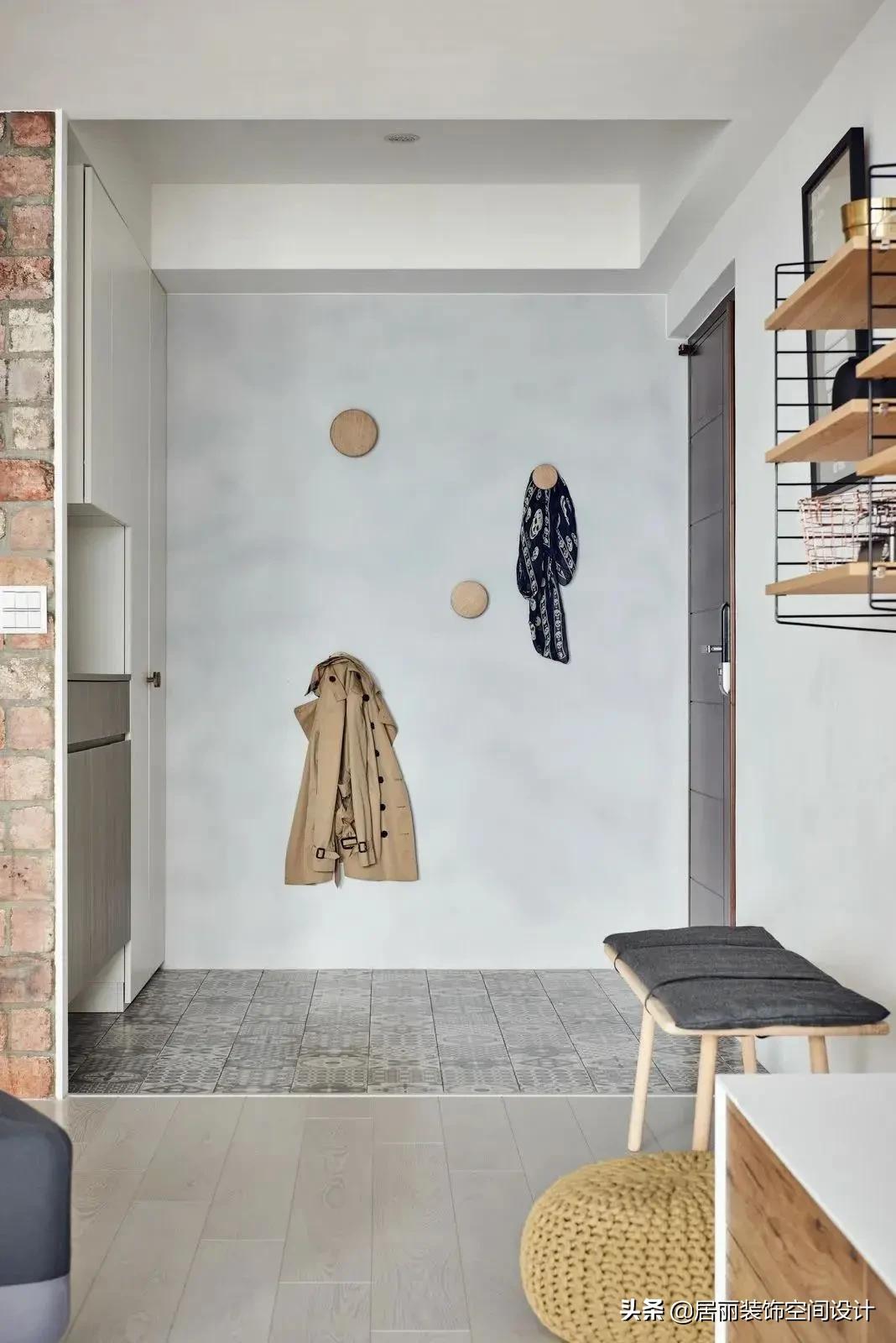 进门鞋柜设计图2022款现代风玄关,一进门就是客厅和餐厅玄关鞋柜