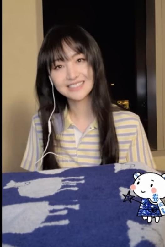 郑爽成为到货主播？携手央视主播共同助力户湖北，爽妹子无敌了！