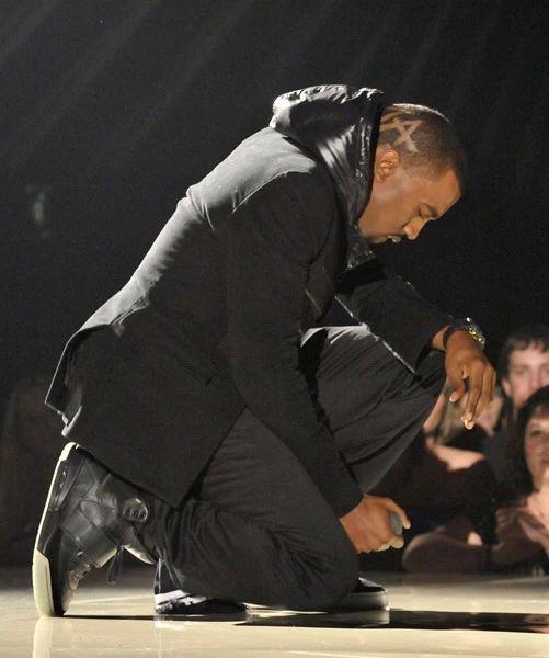 nikeairyeezy灰白真假对比,nikeairyeezy2回到未来