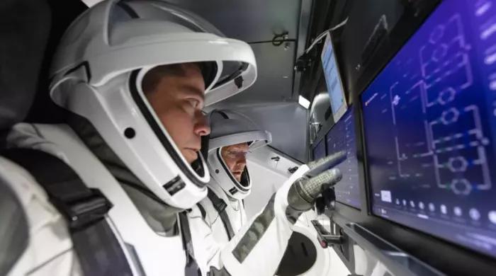马斯克火箭spacex第一次告捷视频,马斯克spacex火箭发射告捷回收