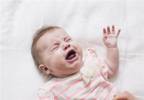 宝宝每次吃奶多长时间合适,吃奶间隔时间从吃奶算还是吃完算