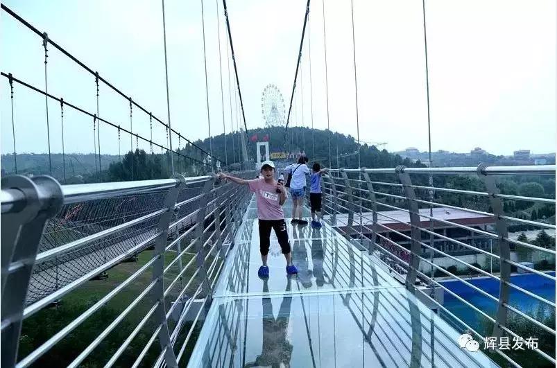 我能想到最美的地方，就是和你牵手走遍辉县的山山水水