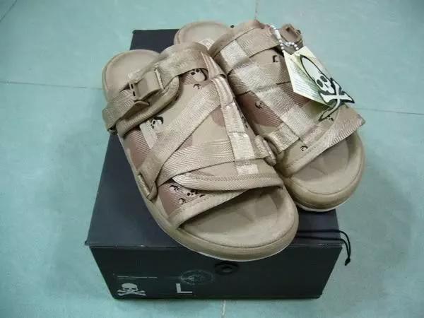 拖鞋能穿出潮流,2022年流行的拖鞋