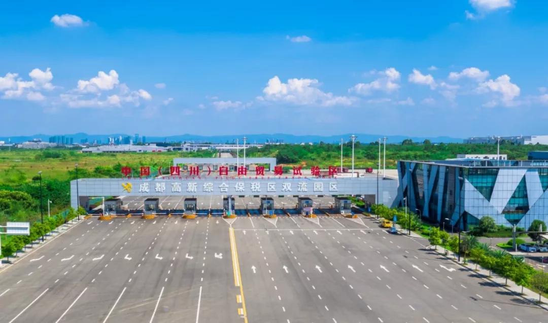 赛场上“血拼”，赛场外双流这些地方等你来shopping……