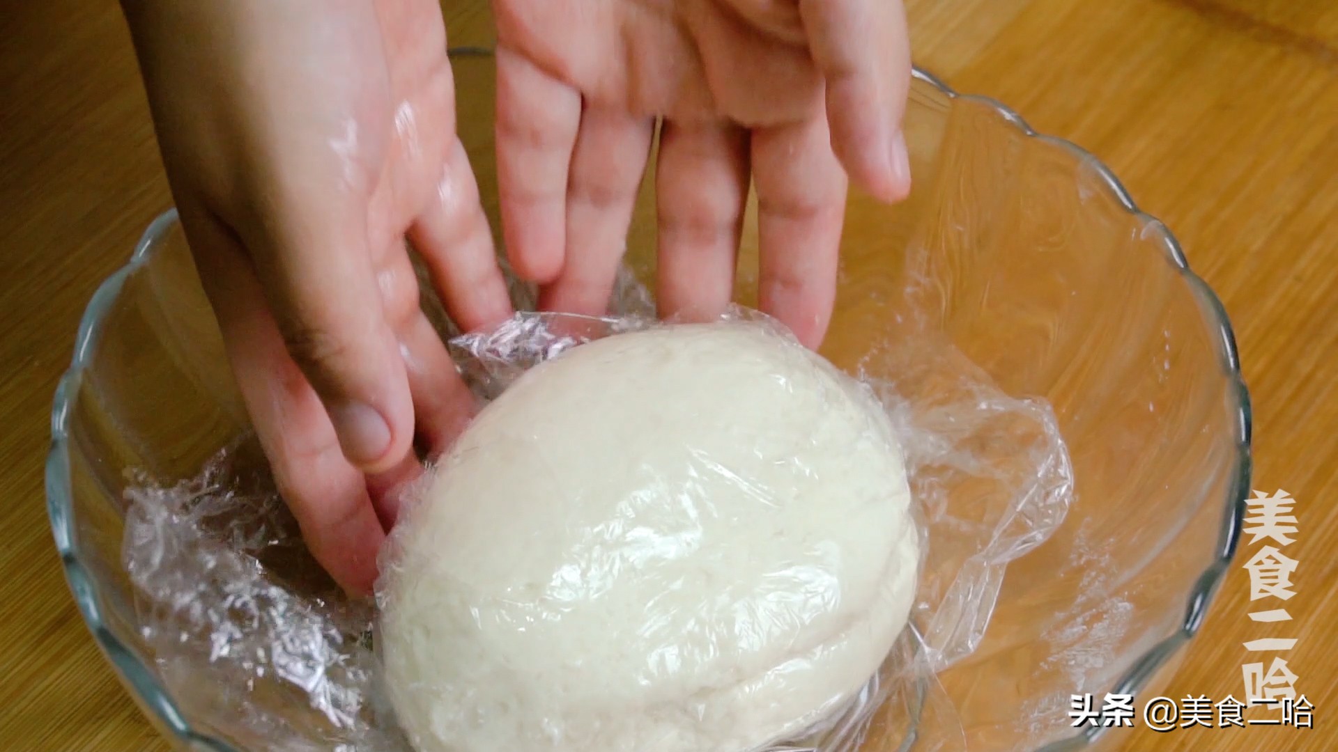 烤鸭小饼技巧,烤鸭店里的小饼机械制造全过程