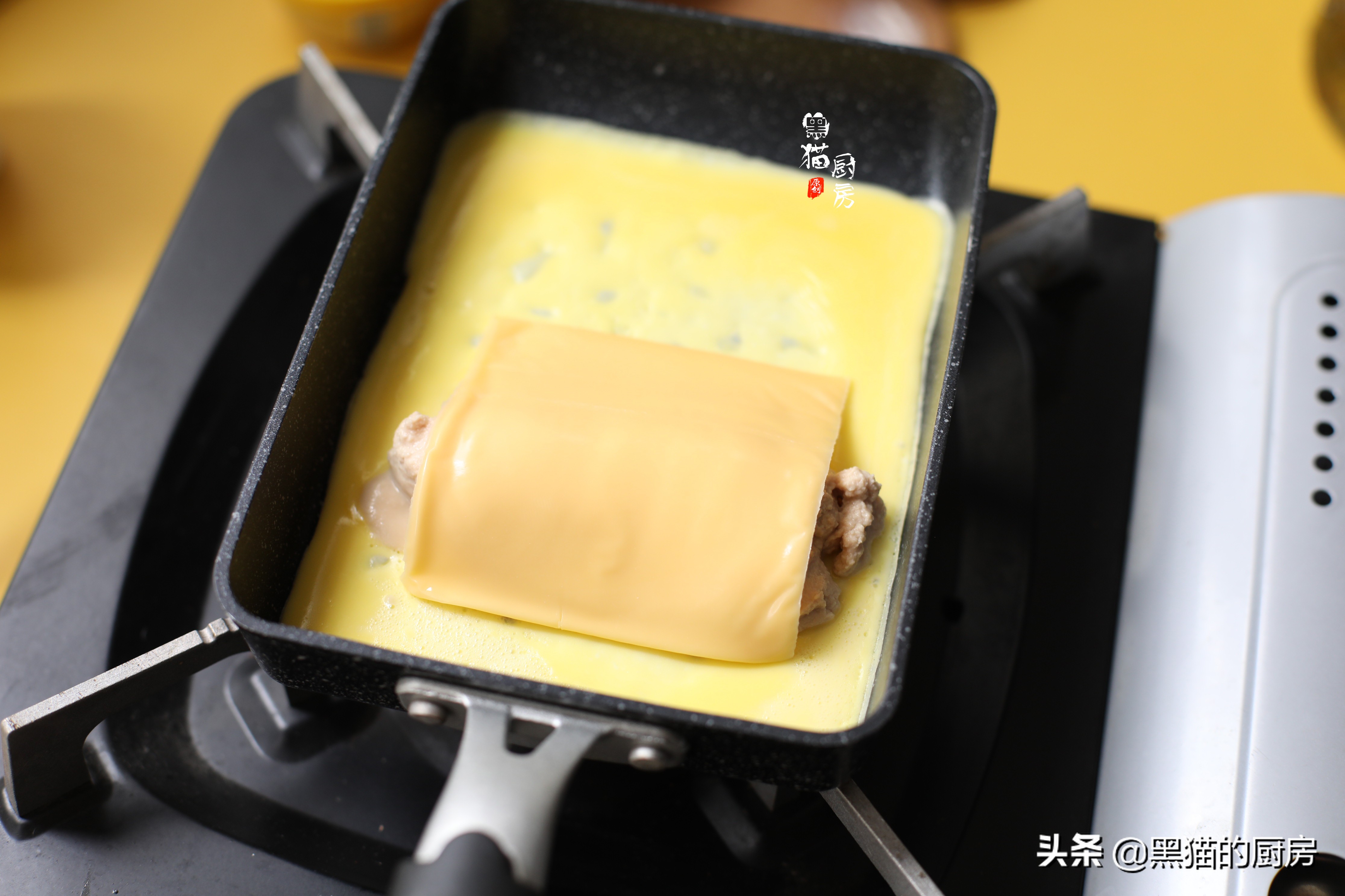 鸡蛋和芝士能够做的爱心早餐,鸡蛋芝士米饭补钙早餐