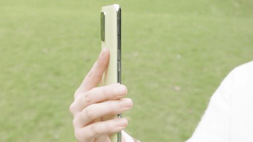 realmeq3是一款直面屏手机吗,realme最具性价比的千元机