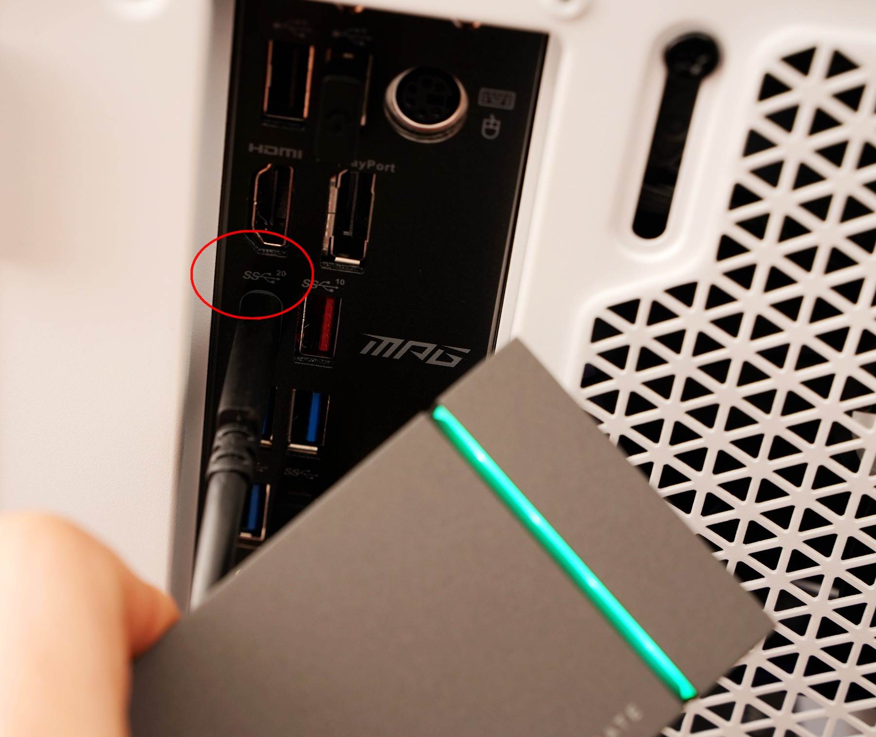 希捷新酷玩混合硬盘2t怎么样,雷电4兼容usb3.2gen2x2吗