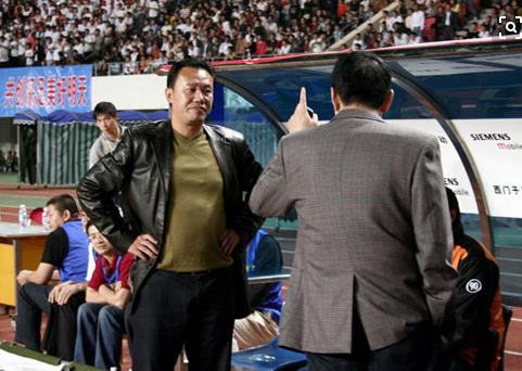 去留已定一夜传遍陕西球迷指尖，新教练能否扭转乾坤？