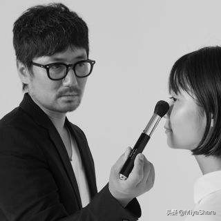 怎样能让底妆干净透亮,想让妆容干净持久选对底妆很要害