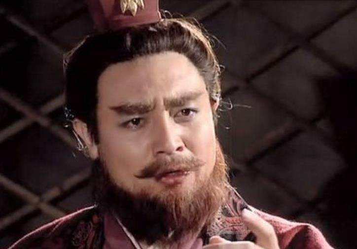 让曹操割须弃袍的真正幕后大佬是汉献帝