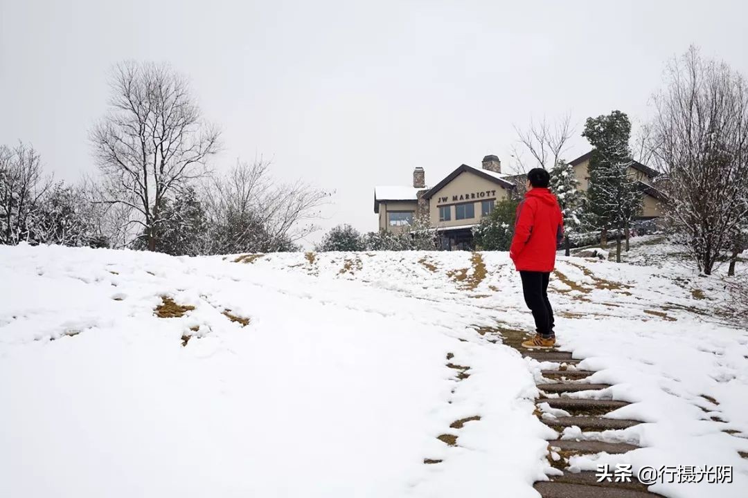 安吉民宿下雪的视频,安吉城堡酒店