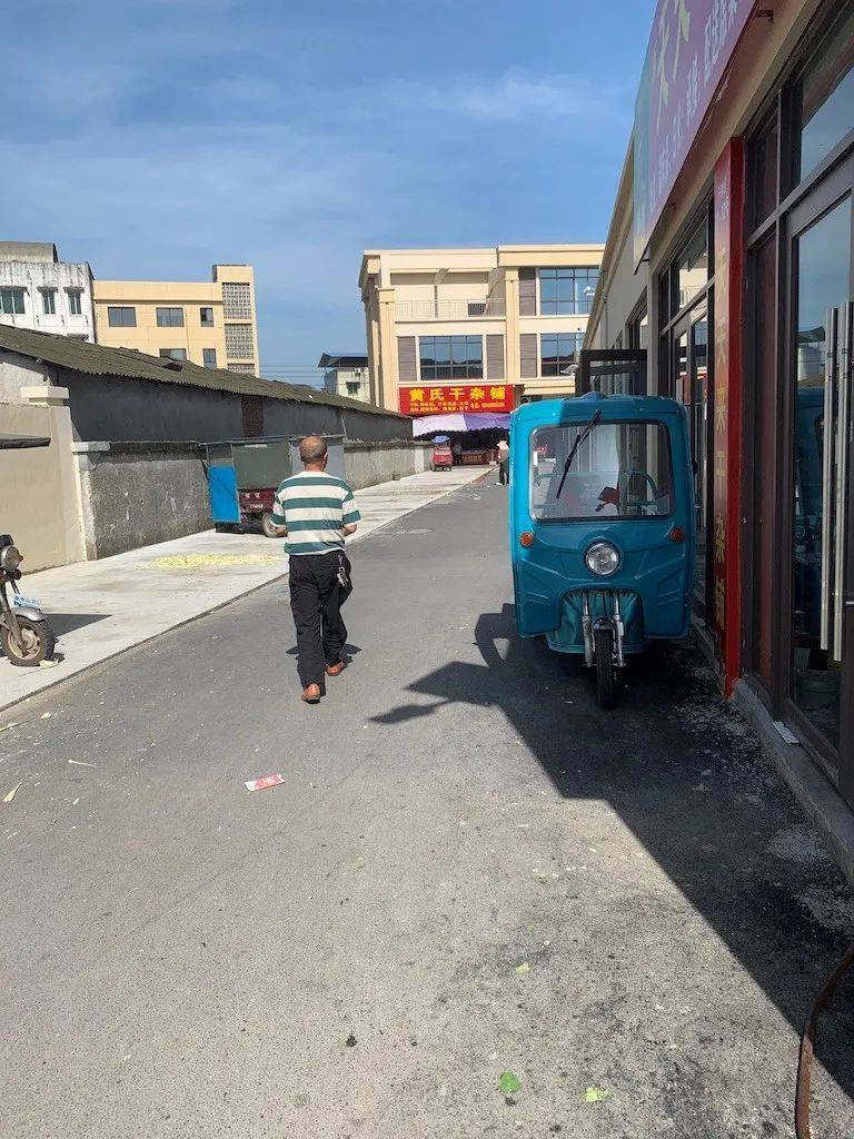 菜市场第一家服装店能够开吗,开在菜市场的服装店生意火爆
