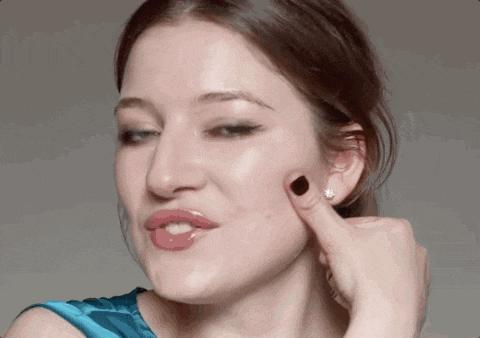 胡兵教的祛除法令纹的动作,什么瑜伽动作改善面部法令纹