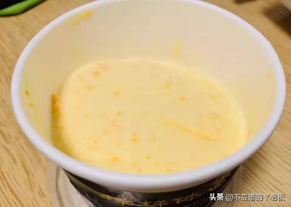 这家店只吃咸蛋黄，一天消耗7000颗鸭蛋，那蛋白是被师傅啃了吗？