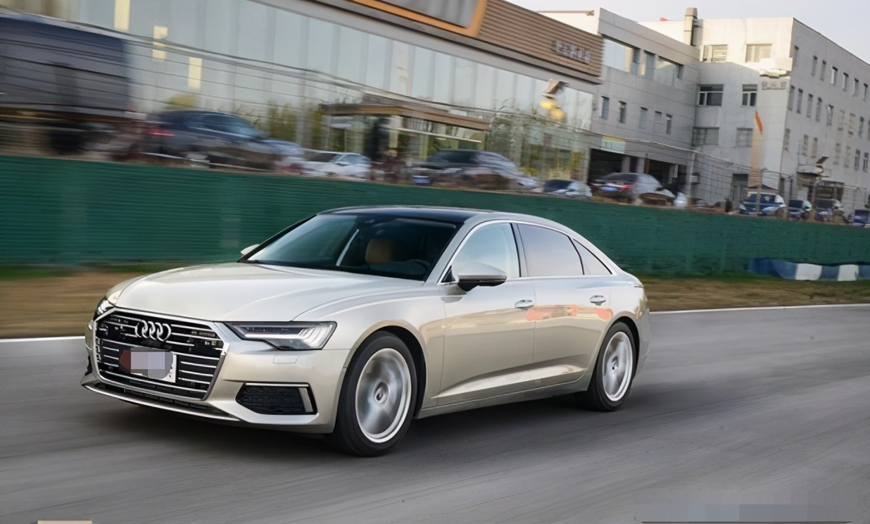 奥迪a6l宝马5系奔驰e级对比测评,开完a6l再开e300l的感觉