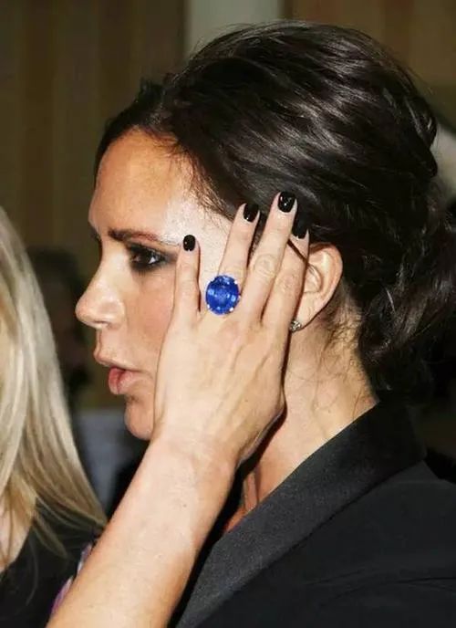 贝克汉姆和贝嫂相爱原因,贝克汉姆贝嫂身家