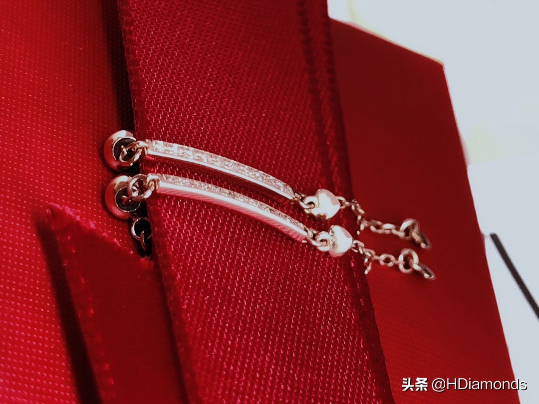 合适春夏的贵气感首饰,多彩首饰点缀细节不经意的时尚感