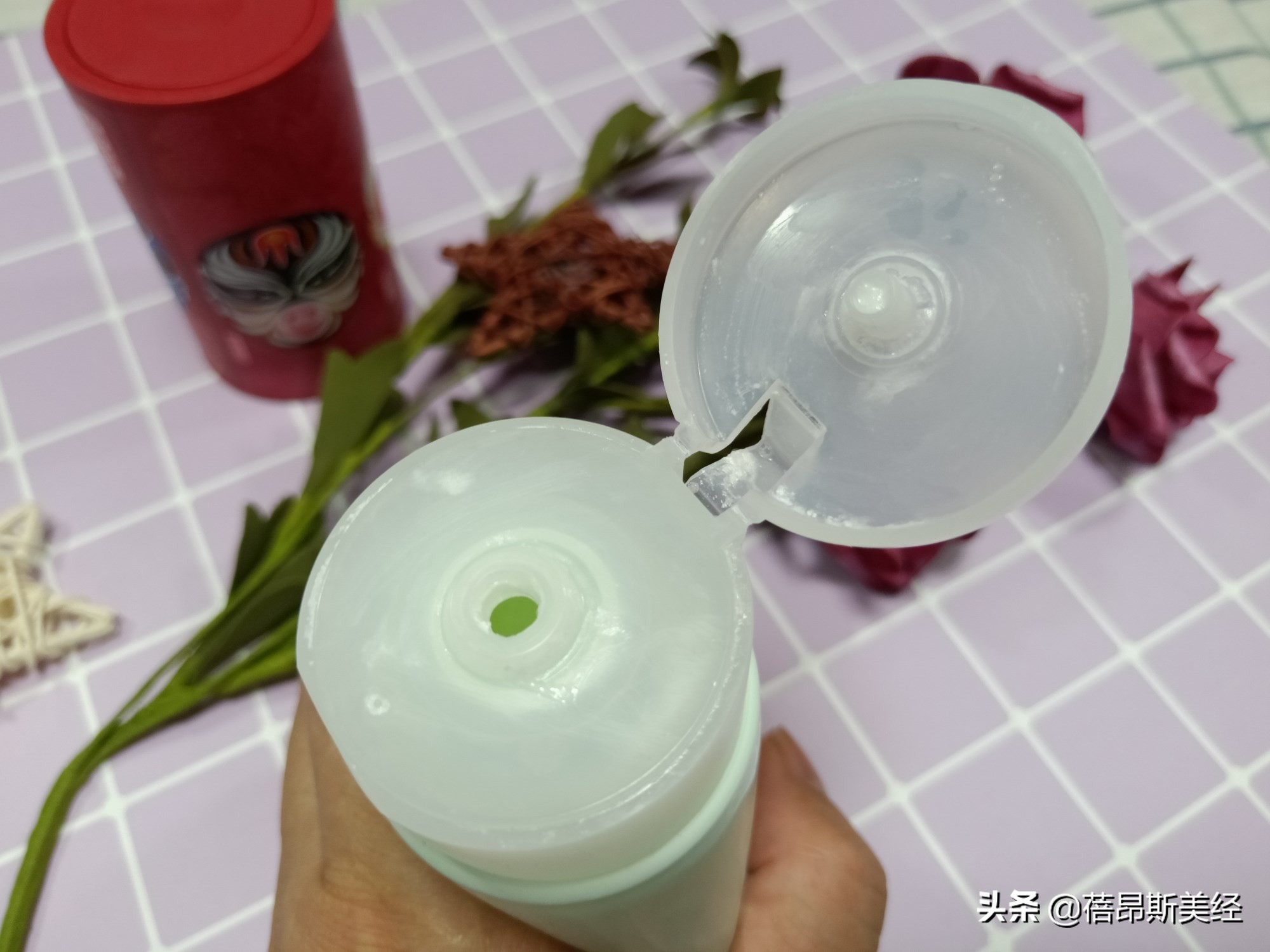 AHA果酸洗面奶,摩氧氨基酸洁面乳测评