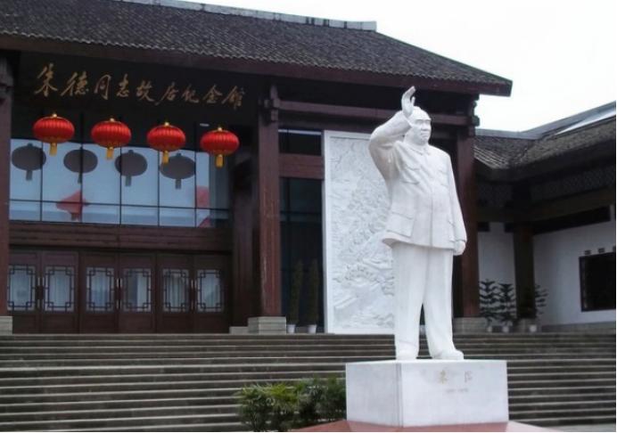 苍松翠柏忠魂不朽,历史上元帅的墓在哪里