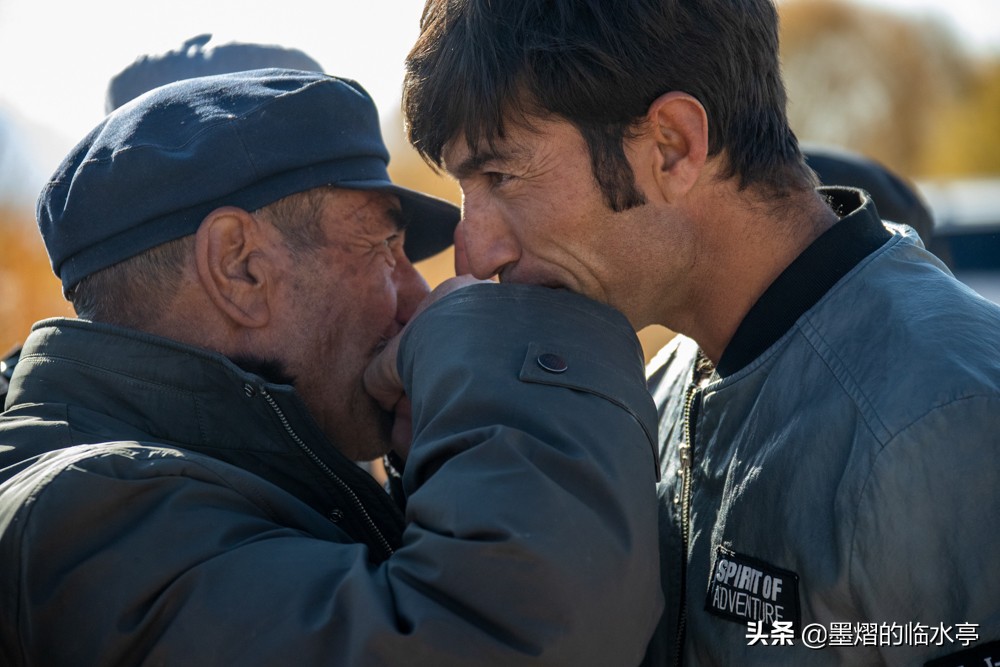 塔吉克斯坦有亲吻礼吗,塔吉克族亲吻真实感受