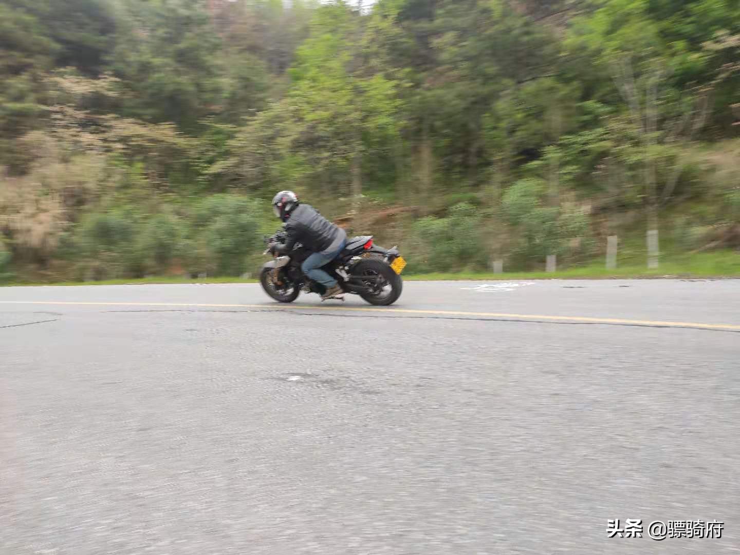 试驾本田CB650R,本田cb650r和川崎z900和duke790