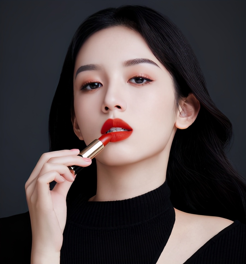 黄皮肤合适什么颜色口红显白,口红什么颜色显白素颜涂好看