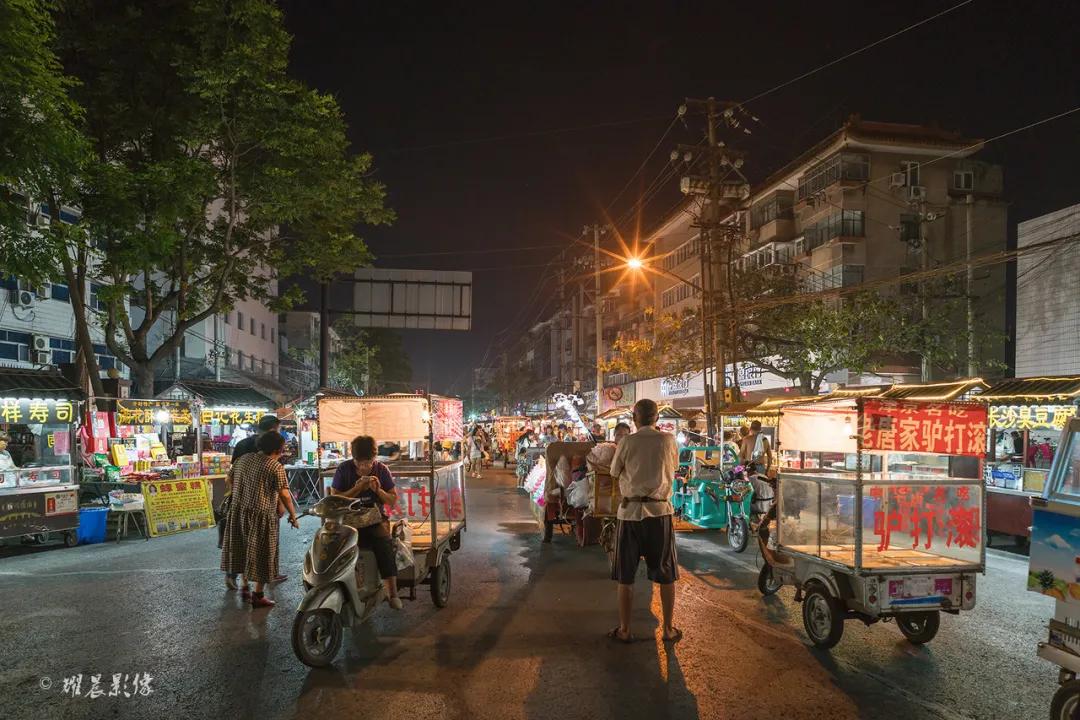 中国一年四季最火爆的夜市,这些最好逛的地摊夜市你去过几个