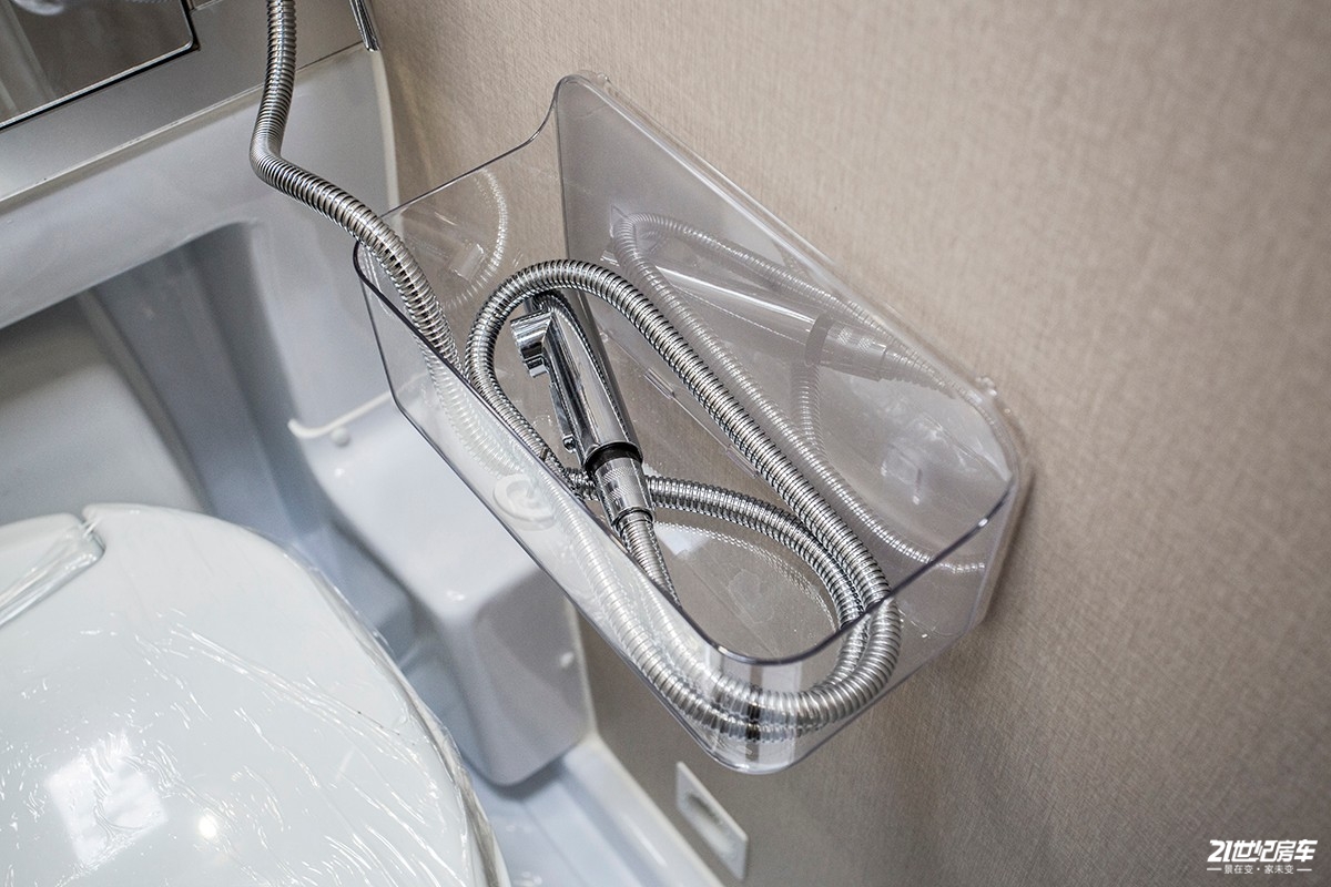 了解上汽大通maxusv90最新动态,上汽大通maxusv902023款2.0t短轴低顶