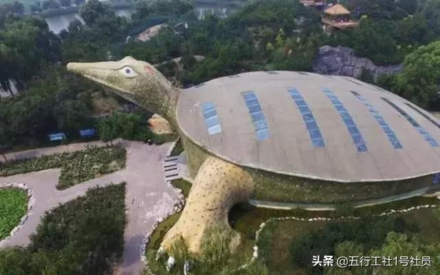 盘点那些建在奇葩地方的建筑,中国奇葩建筑大盘点