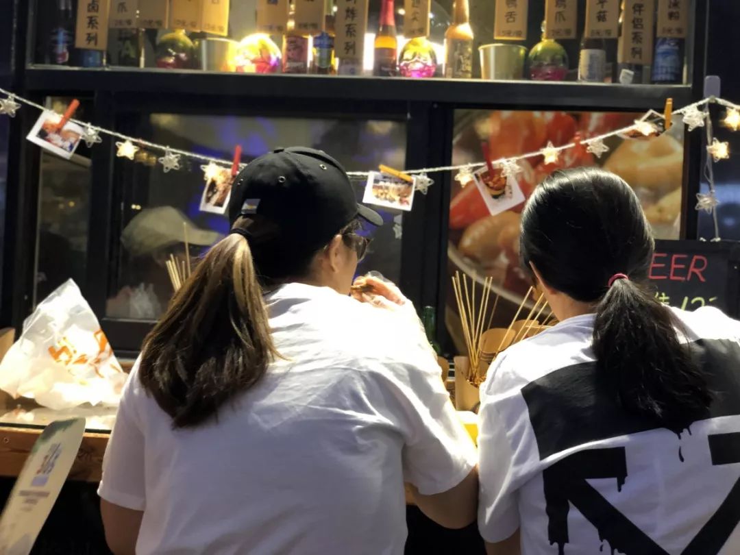 天津奥城夜市最新视频,天津奥城现在有夜市么