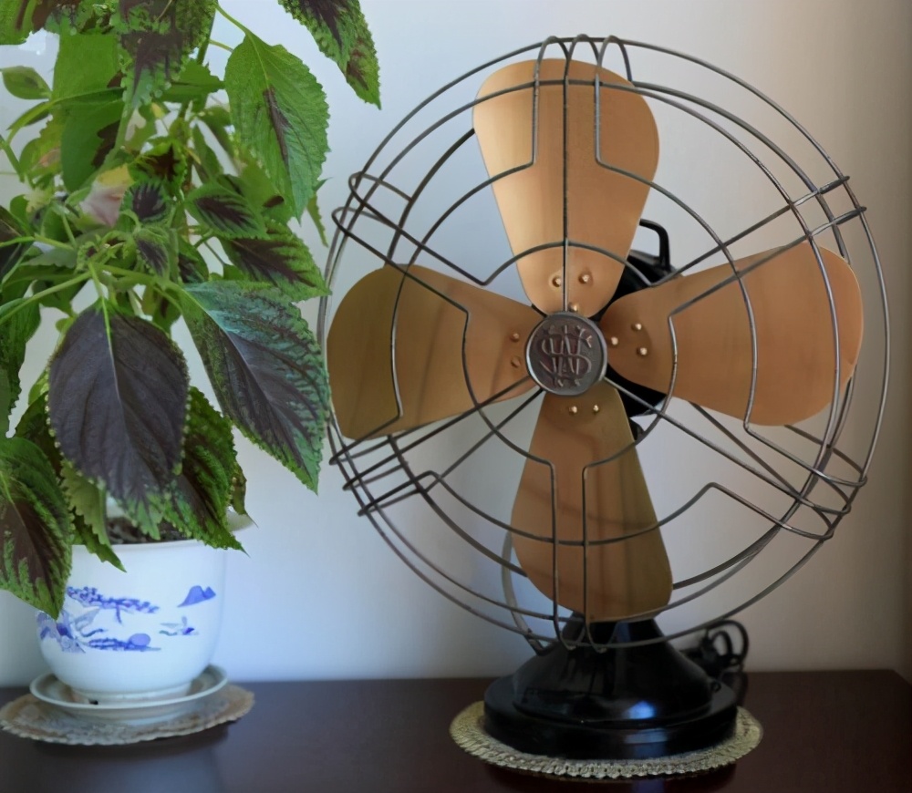 为什么老式电风扇十几年都没有坏,90年代的电风扇现在还能够用