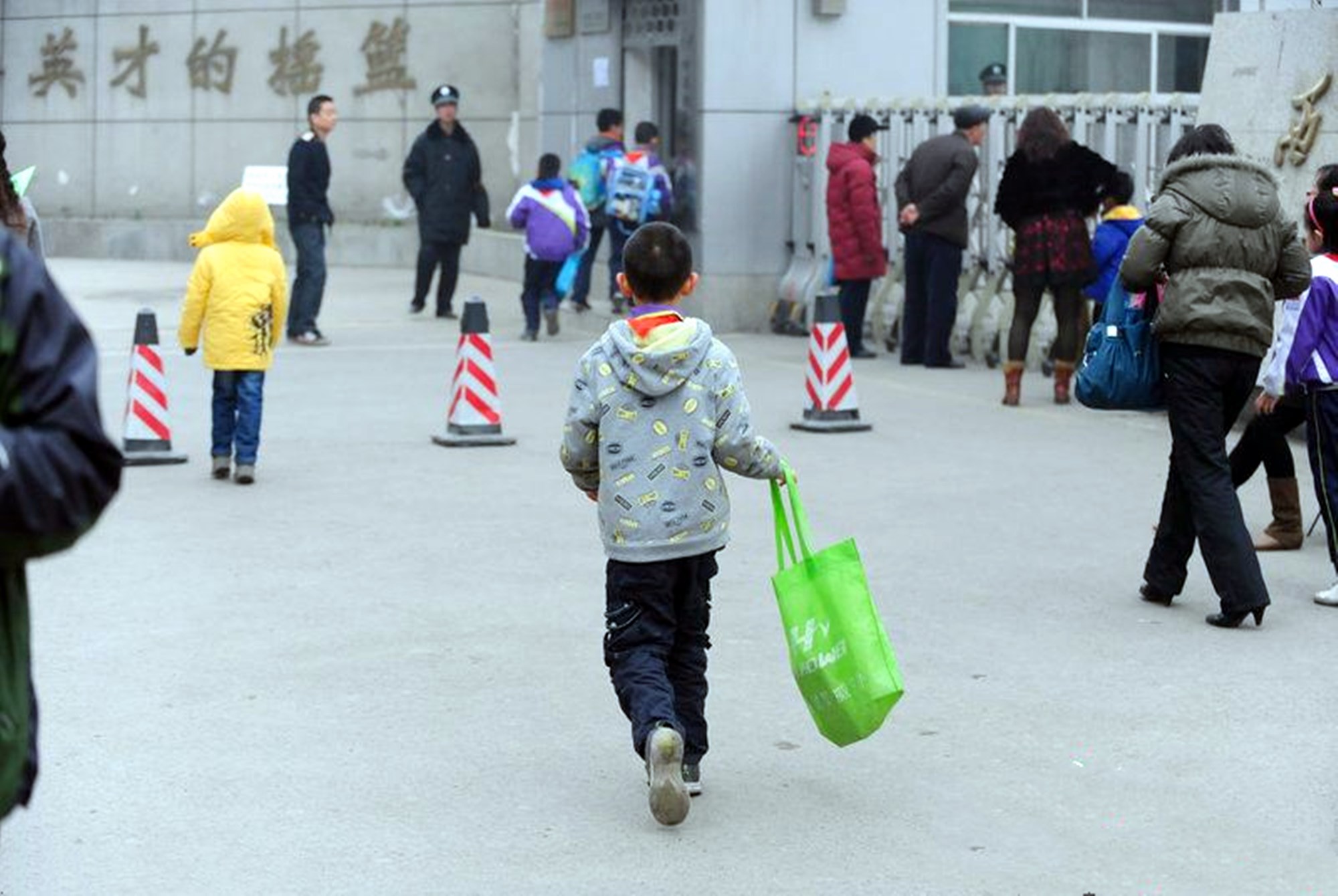 现在孩子要不要上到本科,孩子能上大学就一定要上大学吗