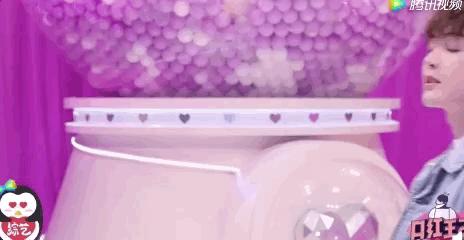 让男明星帮忙化妆，是巨大福利还是*男美**陷阱？